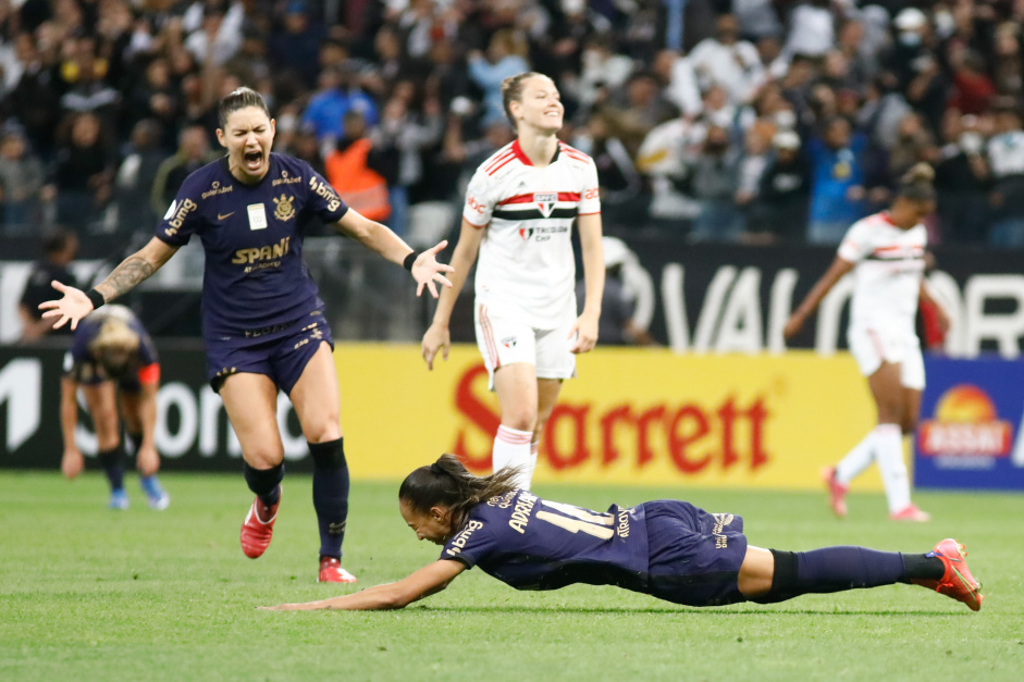 Zanotti e Adriana foram as autoras do gol do Corinthians na final do Paulista contra o So Paulo