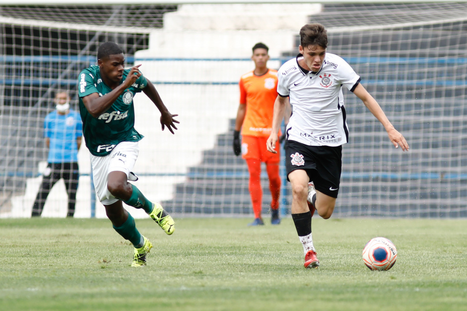 Corinthians perde para o Palmeiras e sai atrs no primeiro jogo da final do Paulista Sub-17