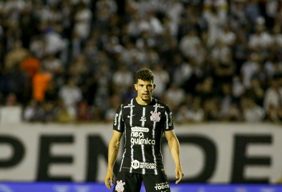 Rafael Ramos entrou no lugar de Fagner no segundo tempo de Corinthians e Portuguesa-RJ