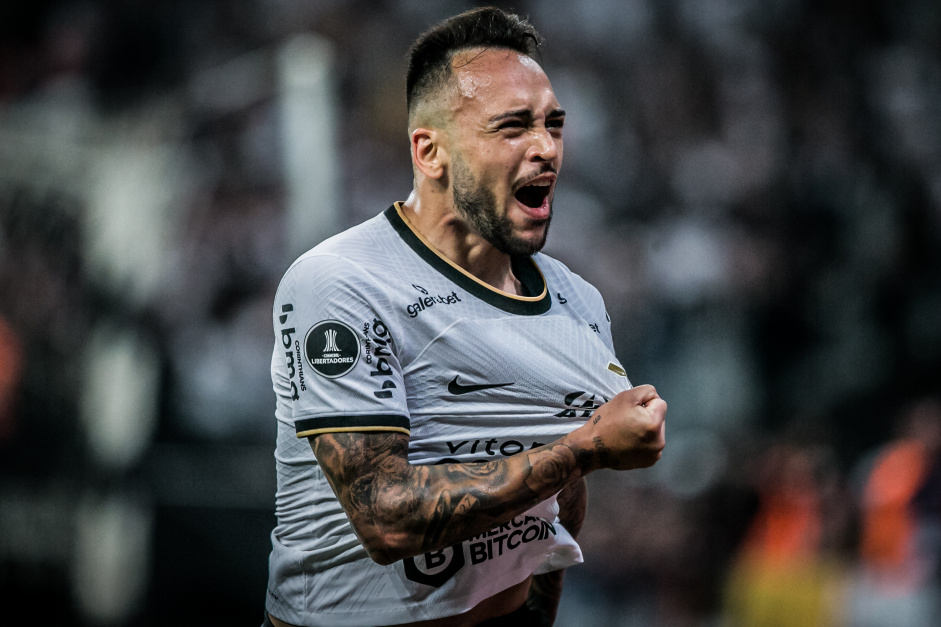 Maycon marcou o segundo gol do Corinthians pela Libertadores