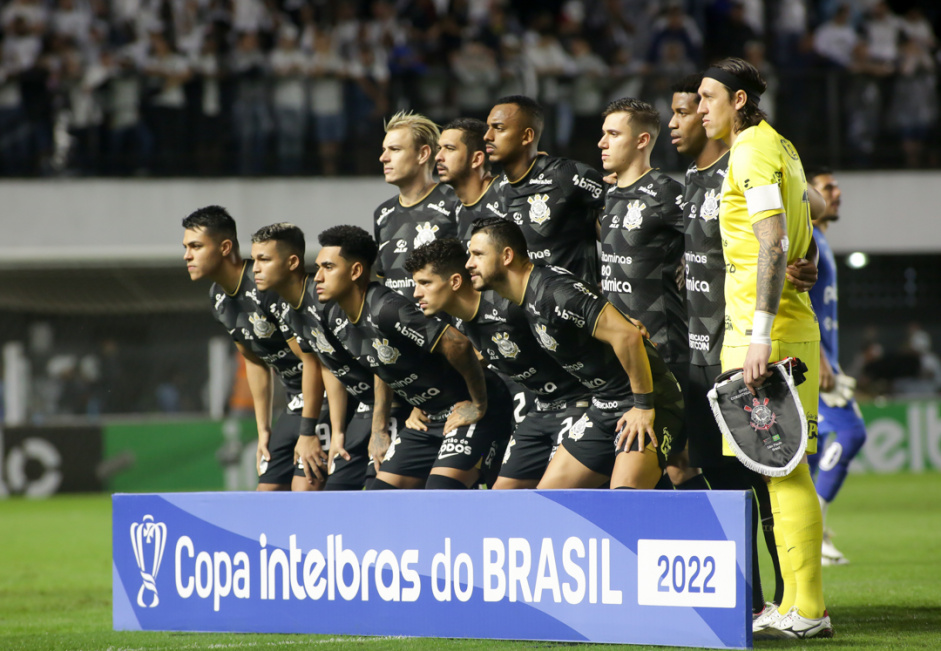 Equipe titular do Corinthians na partida contra o Santos