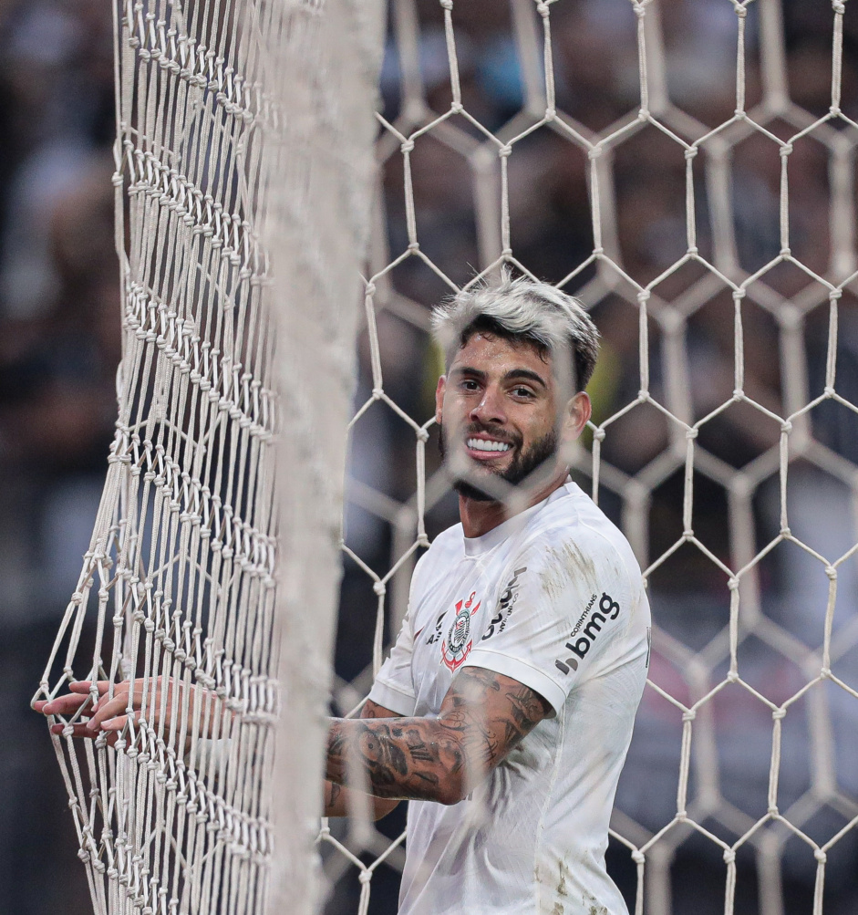 Yuri Alberto lamenta chance perdida pelo Corinthians contra o Atltico-MG