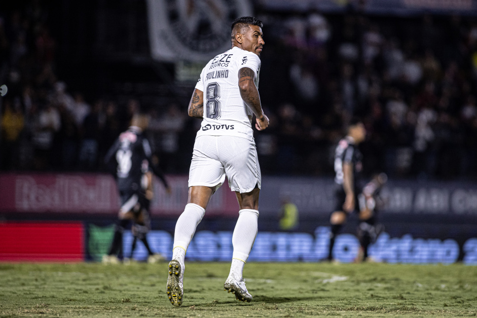 Paulinho durante jogo do Corinthians contra o RB Bragantino