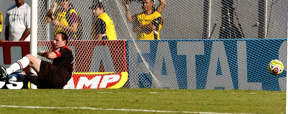 Rogério Ceni pulando feito um idiota