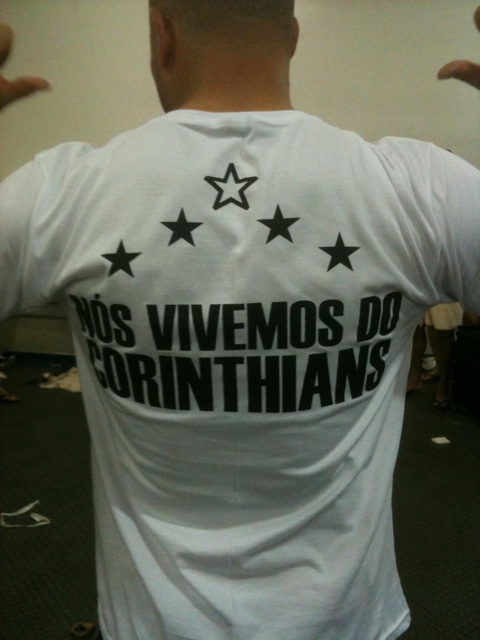 Muitos vivem de títulos, nós vivemos de Corinthians