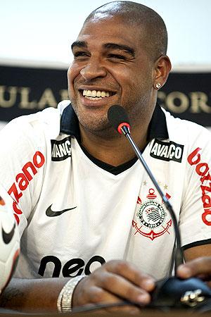Adriano pode ir para o Flamengo ap&oacute;s a Libertadores