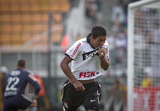 Corinthians derruba invencibilidade do Palmeiras