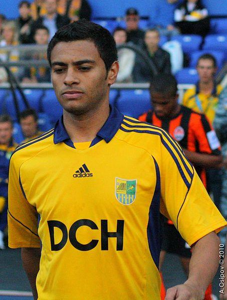 Corinthians j&aacute; assediou Cleiton Xavier