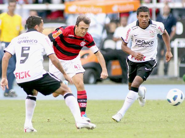 Corinthians perde gols e apenas empata com o Flamengo