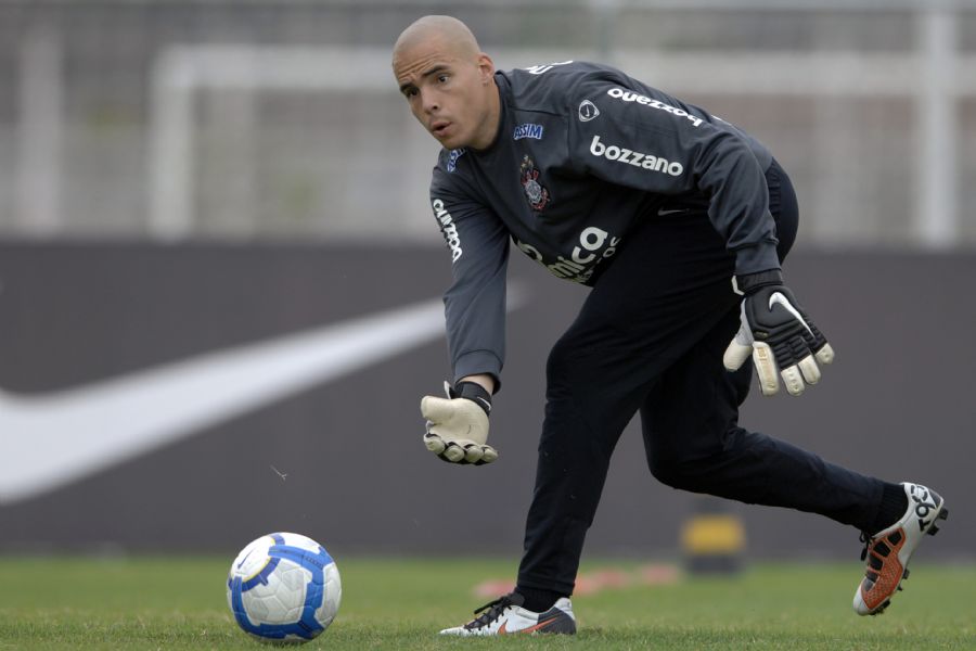 Corinthians renova com o goleiro Jlio Csar por quatro anos