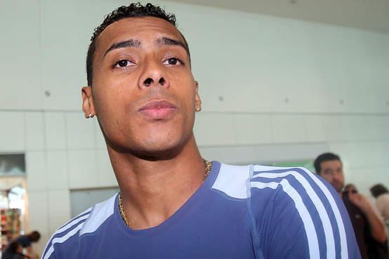 Elton (ex &ndash; Braga) apresentado no Corinthians