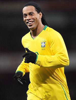 Sem receber no Flamengo, Ronaldinho Gacho pode parar no Corinthians