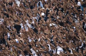 SP - CORINTHIANS/SP X INTERNACIONAL/PA - ESPORTES - Os jogadores durante partida vlida pelo Campeonato Brasileiro de 2007, realizada no Pacaembu, na zona oeste de So Paulo, neste sbado a tarde. O jogo acabou 1x1 gols de Magrao(I) e Finazzi(C). O juiz foi Sergio da Silva Carvalho