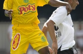 SP - CORINTHIANS X MIRASSOL - ESPORTES - Os jogadores Jeferson(e)e Acosta, durante partida vlida pelo Campeonato Paulista 2008, primeiro turno, realizada no estdio do Morumbi, neste sbado a tarde