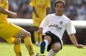 SP - CORINTHIANS X MIRASSOL - ESPORTES - Os jogadores Xuxa e Lulinha(d), durante partida vlida pelo Campeonato Paulista 2008, primeiro turno, realizada no estdio do Morumbi, neste sbado a tarde