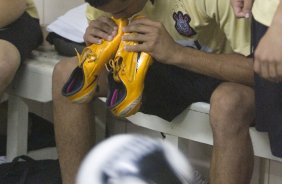 Dentinho nos vestiários antes da partida válida pela Segunda Divisao do Campeonato Brasileiro 2008, realizada no estádio Serejão/Serejão, em Taguatinga, Distrito Federal, neste sábado a tarde