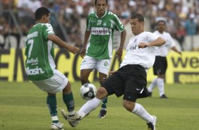 durante partida vlida pelas quartas de final, jogo da volta, pela Copa do Brasil 2008, realizada no estdio Santa Cruz em Ribeiro Preto, interior de So Paulo, nesta terca-feira a noite