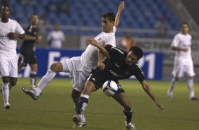 RJ - BOTAFOGO/RJ X CORINTHIANS/SP - ESPORTES - durante um lance da partida vlida pelas semi-finais da Copa do Brasil 2008, partida de ida, realizada no estdio Engenho/Joo Havelange, no Rio de Janeiro, nesta terca-feira a noite