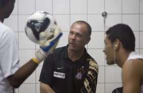RN - ABC/NATAL X CORINTHIANS/SP - ESPORTES - Felipe(e)Mano Menezes e Andr Santos(d) nos vestirios antes da partida vlida pelo Campeonato Brasileiro da Segunda Divisao 2008, realizada no estdio Maria Lamas Farache/Frasqueirao, em Natal/RN, neste sbado a tarde