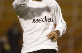 SP - CORINTHIANS/SP X FORTALEZA/CE- ESPORTES - Herrera comemora seu gol, o segundo do Corinthians na partida vlida pelo Campeonato Brasileiro da Segunda Divisao 2008, realizada no estdio do Pacaembu, neste sbado a tarde