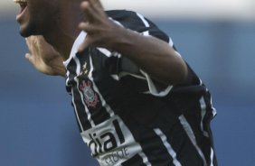 SP - GREMIO BARUERI/SP X CORINTHIANS/SP - ESPORTES - durante partida do Campeonato Brasileiro da Segunda Divisão 2008, realizada no estádio Arena Barueri, no municipio de Barueri, zona oeste de São Paulo, neste sábado a tarde