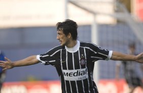 SP - GREMIO BARUERI/SP X CORINTHIANS/SP - ESPORTES - durante partida do Campeonato Brasileiro da Segunda Divisão 2008, realizada no estádio Arena Barueri, no municipio de Barueri, zona oeste de São Paulo, neste sábado a tarde
