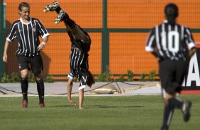 Campeonato Paulista de futebol feminino; Corinthians x Cotia Kurdana; Renata Capobianco(e) e (10) Luana comeram o quinto gol do Corinthians feito por Nildinha(c)durante partida realizada hoje, sábado a tarde no estádio do Pacaembu;