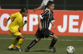 Campeonato Paulista de futebol feminino; Corinthians x Cotia Kurdana; Paulo Baptista(d) durante partida realizada hoje, sábado a tarde no estádio do Pacaembu;