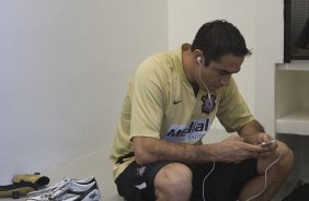 SP - CORINTHIANS/SP X BRASILIENSE/DF - ESPORTES - Chicão nos vestiários antes da partida válida pelo Campeonato Brasileiro da segunda divisão 2008, primeiro turno, realizada no estádio do Pacaembu, zona oeste da cidade, neste sábado a tarde