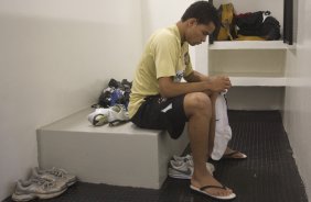 SP - CORINTHIANS/SP X SAO CAETANO/SP - ESPORTES - Dentinho nos vestiários antes da partida válida pelo Campeonato Brasileiro da segunda divisão 2008, primeiro turno, realizada no estádio do Pacaembu, zona oeste de São Paulo, neste sábado a tarde