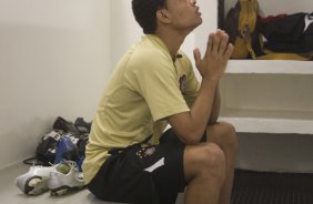 SP - CORINTHIANS/SP X SAO CAETANO/SP - ESPORTES - Dentinho nos vestiários antes da partida válida pelo Campeonato Brasileiro da segunda divisão 2008, primeiro turno, realizada no estádio do Pacaembu, zona oeste de São Paulo, neste sábado a tarde