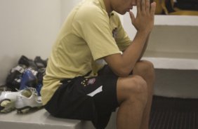 SP - CORINTHIANS/SP X SAO CAETANO/SP - ESPORTES - Dentinho nos vestiários antes da partida válida pelo Campeonato Brasileiro da segunda divisão 2008, primeiro turno, realizada no estádio do Pacaembu, zona oeste de São Paulo, neste sábado a tarde