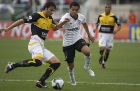 SP - CORINTHIANS/SP X CRICIUMA/SC - ESPORTES - durante partida vlida pelo Campeonato Brasileiro da segunda diviso 2008, primeiro turno, realizada no estdio do Pacaembu, zona oeste da cidade, neste sbado a tarde