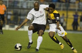 SP - CORINTHIANS/SP X CRICIUMA/SC - ESPORTES - durante partida vlida pelo Campeonato Brasileiro da segunda diviso 2008, primeiro turno, realizada no estdio do Pacaembu, zona oeste da cidade, neste sbado a tarde