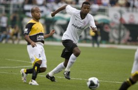 SP - CORINTHIANS/SP X CRICIUMA/SC - ESPORTES - durante partida válida pelo Campeonato Brasileiro da segunda divisão 2008, primeiro turno, realizada no estádio do Pacaembu, zona oeste da cidade, neste sábado a tarde
