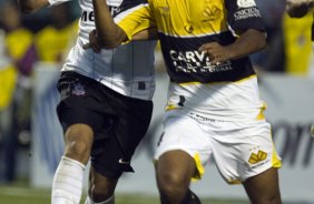 SP - CORINTHIANS/SP X CRICIUMA/SC - ESPORTES - durante partida vlida pelo Campeonato Brasileiro da segunda diviso 2008, primeiro turno, realizada no estdio do Pacaembu, zona oeste da cidade, neste sbado a tarde