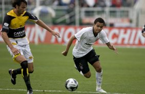 SP - CORINTHIANS/SP X CRICIUMA/SC - ESPORTES - durante partida válida pelo Campeonato Brasileiro da segunda divisão 2008, primeiro turno, realizada no estádio do Pacaembu, zona oeste da cidade, neste sábado a tarde