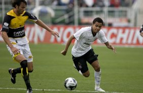 SP - CORINTHIANS/SP X CRICIUMA/SC - ESPORTES - durante partida vlida pelo Campeonato Brasileiro da segunda diviso 2008, primeiro turno, realizada no estdio do Pacaembu, zona oeste da cidade, neste sbado a tarde