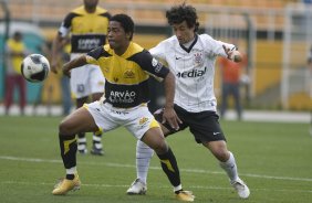 SP - CORINTHIANS/SP X CRICIUMA/SC - ESPORTES - durante partida vlida pelo Campeonato Brasileiro da segunda diviso 2008, primeiro turno, realizada no estdio do Pacaembu, zona oeste da cidade, neste sbado a tarde