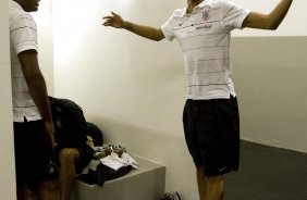 SP - CORINTHIANS/SP X CRICIUMA/SC - ESPORTES - nos vestiários antes da partida válida pelo Campeonato Brasileiro da segunda divisão 2008, primeiro turno, realizada no estádio do Pacaembu, zona oeste da cidade, neste sábado a tarde