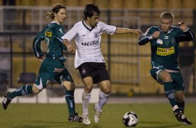 SP - CORINTHIANS/SP X JUVENTUDE/RS - ESPORTES - durante partida vlida pelo Campeonato Brasileiro da segunda diviso 2008, primeiro turno, realizada no estdio do Pacaembu, zona oeste da cidade, nesta terca-feira a noite