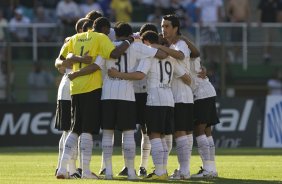 SC - AVAI/SC X CORINTHIANS/SP - ESPORTES - durante partida vlida pelo Campeonato Brasileiro da segunda diviso 2008, primeiro turno, realizada no estdio da Ressacada em Florianopolis, nesta terca-feira a noite