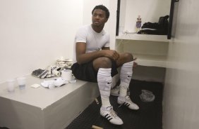 SP - CORINTHIANS/SP X ABC/RN - ESPORTES - nos vestiários antes da partida válida pelo returno do Campeonato Brasileiro da segunda divisão 2008, realizada no estádio do Pacaembu, neste sábado a tarde