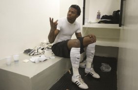 SP - CORINTHIANS/SP X ABC/RN - ESPORTES - nos vestiários antes da partida válida pelo returno do Campeonato Brasileiro da segunda divisão 2008, realizada no estádio do Pacaembu, neste sábado a tarde