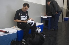 SP - CORINTHIANS/SP X BARUERI/SP - ESPORTES - nos vestirios antes da partida vlida pelo returno do Campeonato Brasileiro da segunda diviso de 2008, realizada no estdio do Pacaembu, neste sbado a tarde