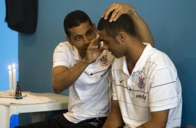 PR - MARILIA/SP X CORINTHIANS/SP - ESPORTES - nos vestiários antes da partida válida pelo returno do Campeonato Brasileiro da segunda divisão de 2008, realizada no estádio do Café, na cidade de Londrina, neste sábado a tarde