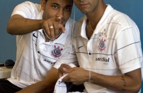 PR - MARILIA/SP X CORINTHIANS/SP - ESPORTES - nos vestiários antes da partida válida pelo returno do Campeonato Brasileiro da segunda divisão de 2008, realizada no estádio do Café, na cidade de Londrina, neste sábado a tarde