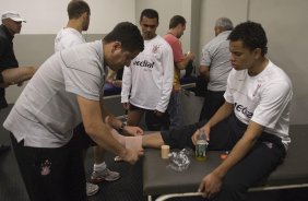 SP- CORINTHIANS/SP X SANTO ANDRE/SP - ESPORTES - nos vestiários antes da partida válida pelo returno do Campeonato Brasileiro da segunda divisão de 2008, realizada no estádio do Pacaembu, zona oeste da cidade, neste sábado a tarde