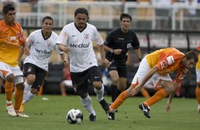 SP - CORINTHIANS/SP X VILA NOVA/GO - ESPORTES - durante a partida vlida pelo returno do Campeonato Brasileiro Serie B, realizado no estdio do Pacaembu, zona oeste da cidade, neste sbado a tarde