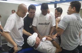SP - CORINTHIANS/SP X VILA NOVA/GO - ESPORTES - nos vestiários antes da partida válida pelo returno do Campeonato Brasileiro Serie B, realizado no estádio do Pacaembu, zona oeste da cidade, neste sábado a tarde
